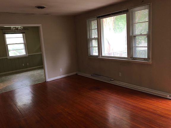 5th image of 2929 Donna Hill Dr