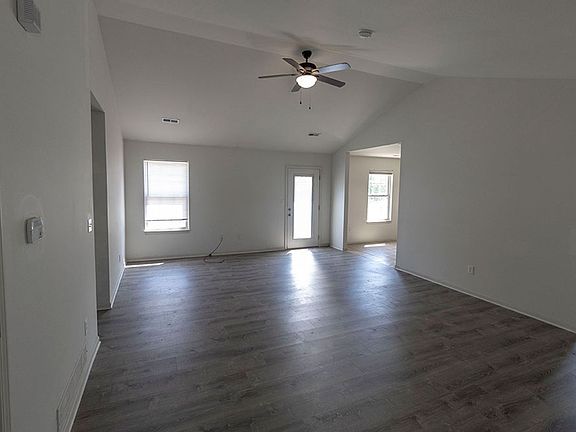 3rd image of 1400 Bodie Dr