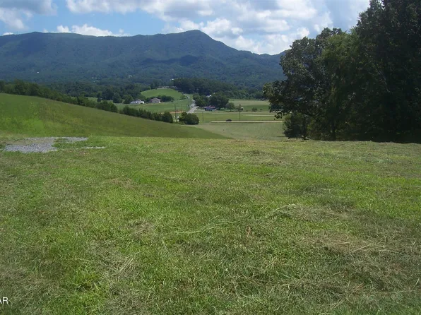 2 Newport Hwy, Sevierville, TN 37876