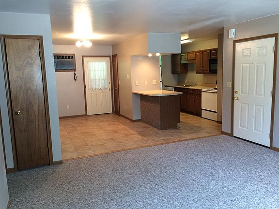 New kitchen, dining area beutifully tiled