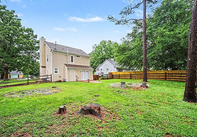 7601 Swedish Ivy Ln — Photo 24