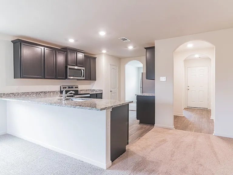 112 Allington Cir — Photo 8