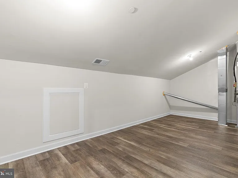 10513 Rossini Ln — Photo 33
