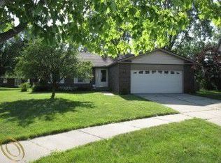 421 Dover Crescent Ct, Westland, MI 48185