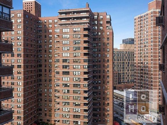 5th image of 266 E Broadway APT B1202