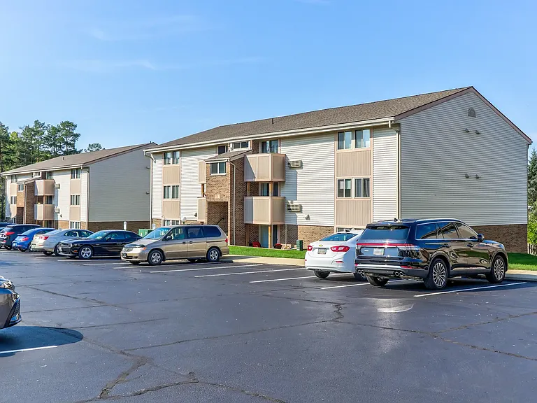 Royalwood Apartments — Photo 24