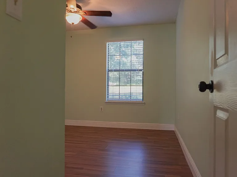 969 Dixie St — Photo 32
