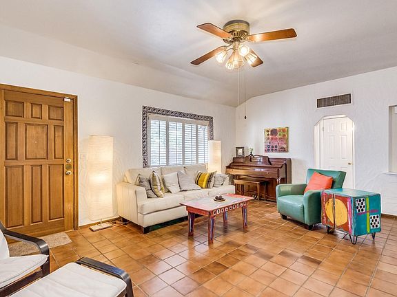 4th image of 2223 N Camilla Blvd
