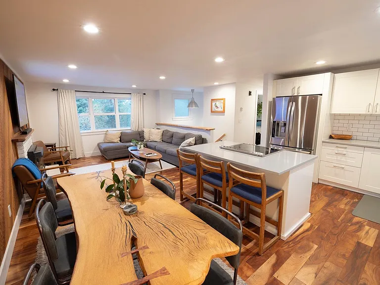 1600 NW Quincy Ave #1 — Photo 7