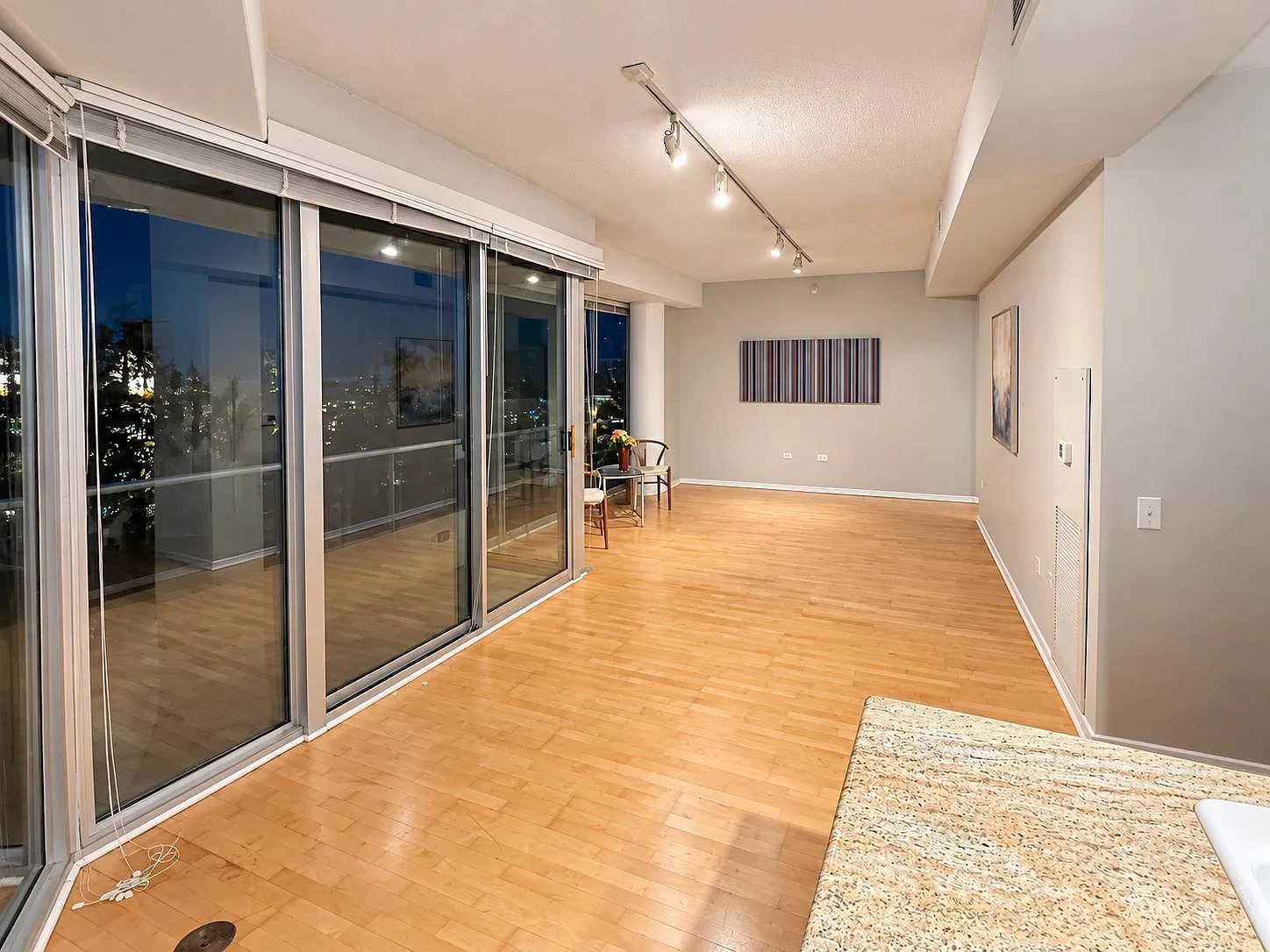 1720 Maple Ave — Photo 2