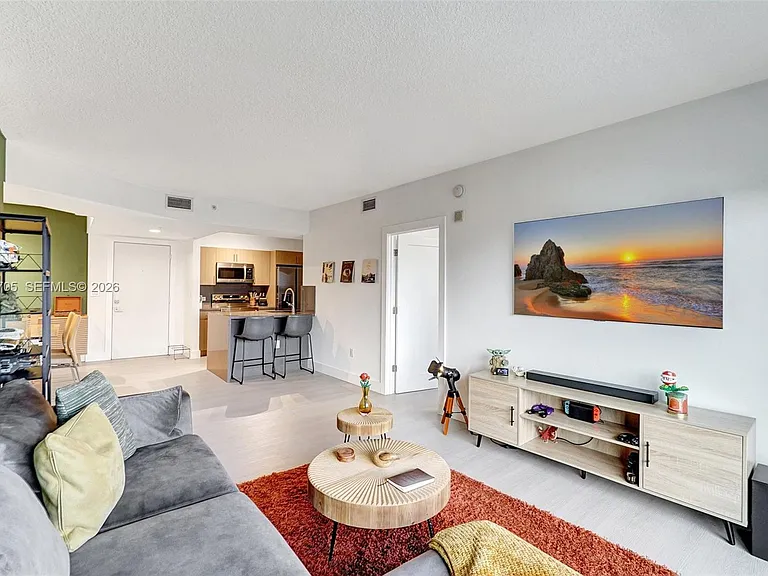 18800 NE 29th Ave #517 — Photo 7