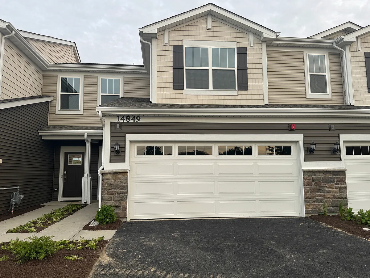 Building Photo - 14849 S Hillside Dr