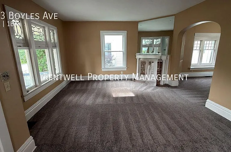 323 Boyles Ave — Photo 6