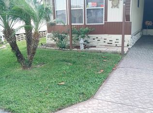 621 Lake Henry Dr, Winter Haven, FL 33881