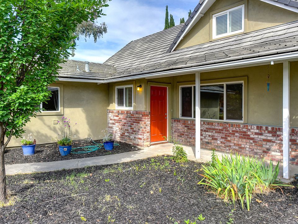 1st image of 429 Truckee Pl