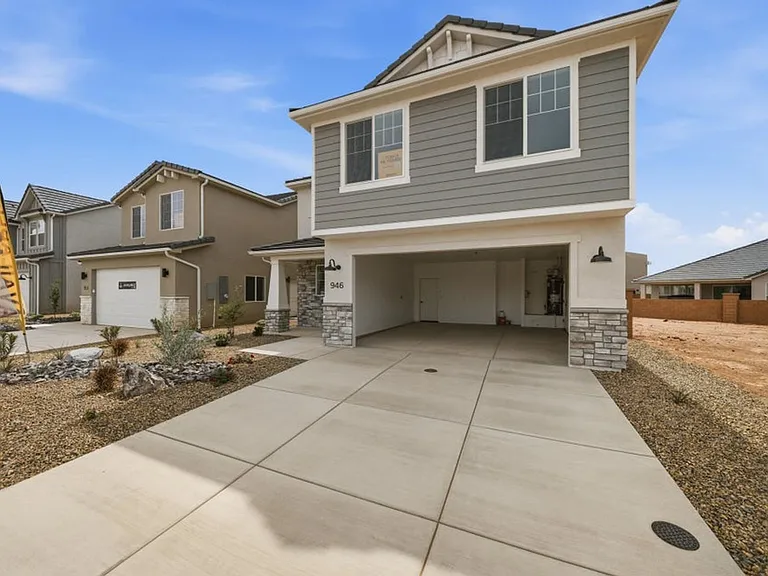 946 E Malibu Ln — Photo 4