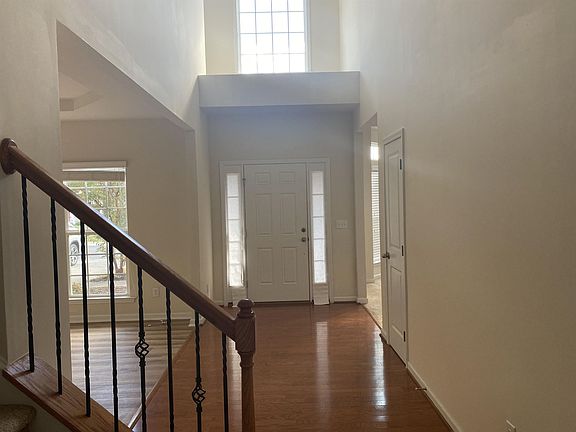 2nd image of 104 Elmsford St