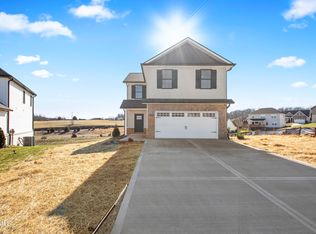 1074 Cabot Cv, Jonesborough, TN 37659