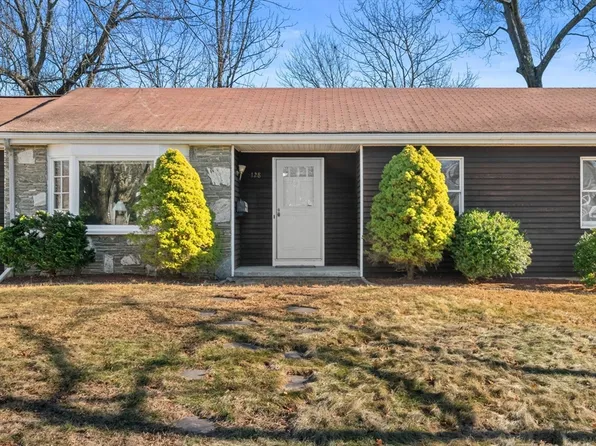 128 Burgess Rd, Somerset, MA 02726