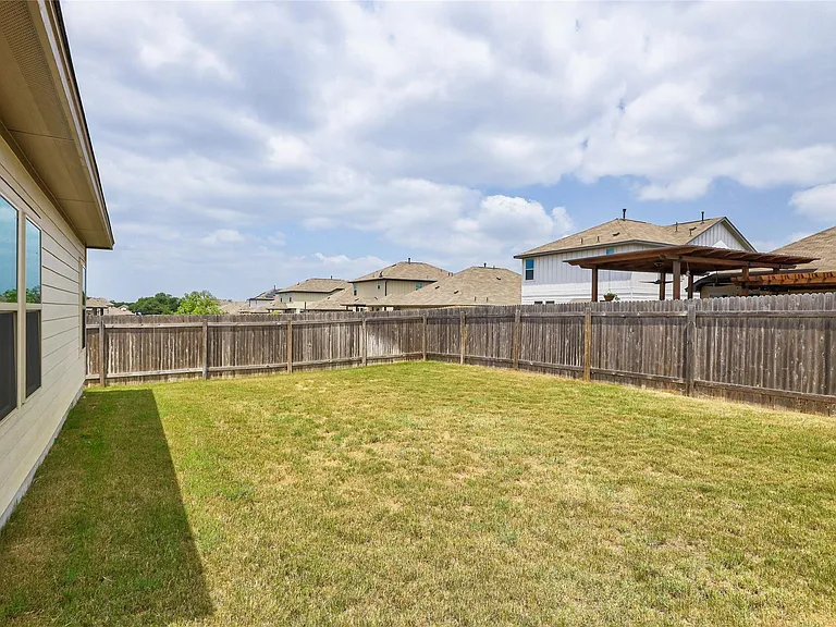 413 Callahan Ln — Photo 23