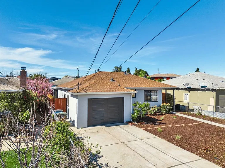 147 Wisteria Dr — Photo 40