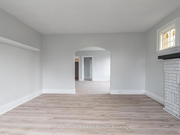2nd image of 425 McKenzie Ave #3