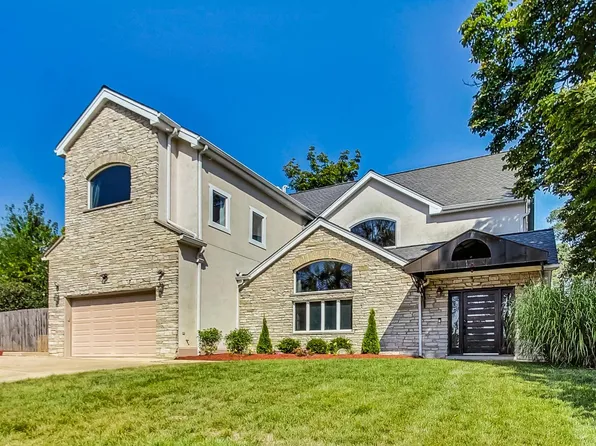 230 58th St, Clarendon Hills, IL 60514