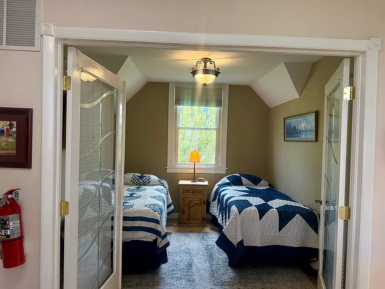 320 Oak St — Photo 10