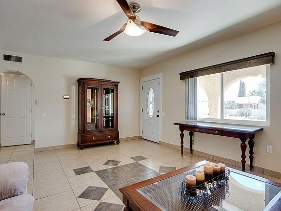 5th image of 133 E Santa Chalice Dr