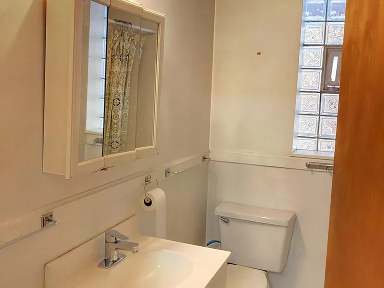 1037 N Wood St #3F — Photo 7