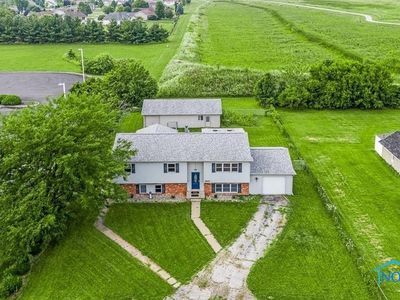 3860 Navarre Ave, Oregon, OH, 43616