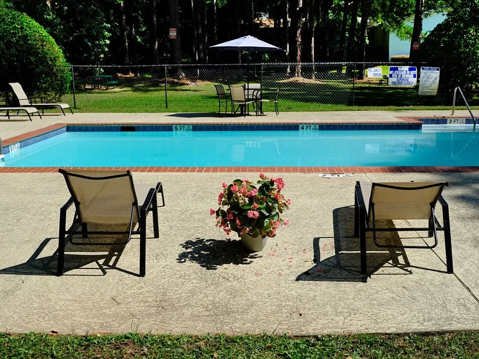 Pineview Apartments