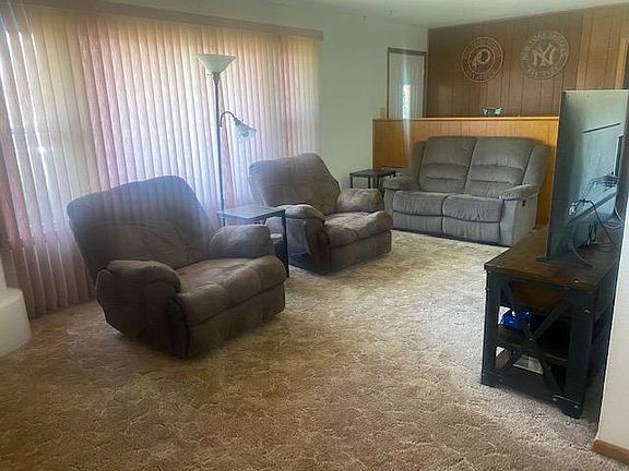2nd image of 604 N Roosevelt Ave