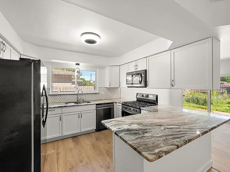 11489 Anna Lisa Dr — Photo 16