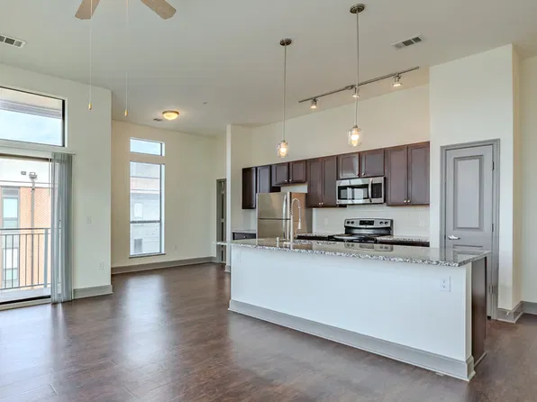 207 Pierce St #Id10021, Houston, TX 77002