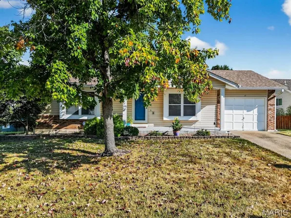 10 Eagles Glen Ct, Saint Peters, MO 63376