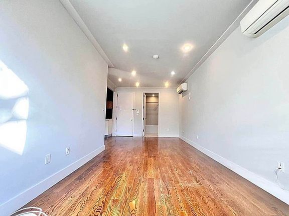 3rd image of 62 E 21st St APT 2D