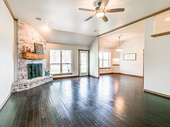 4th image of 2544 Weymouth Way