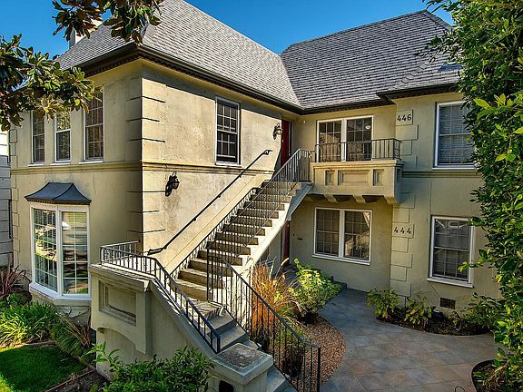 5th image of 446 S Doheny Dr
