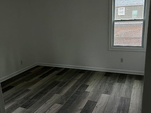 5th image of 1511 Delano Ave