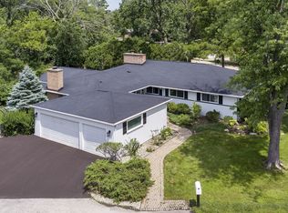 1030 Kenilworth Ln, Glenview, IL 60025