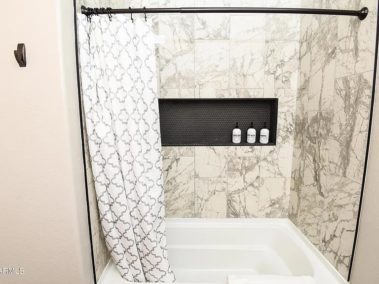 5921 E Grandview Rd — Photo 44