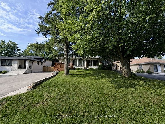 2nd image of 1323 Redbank Cres