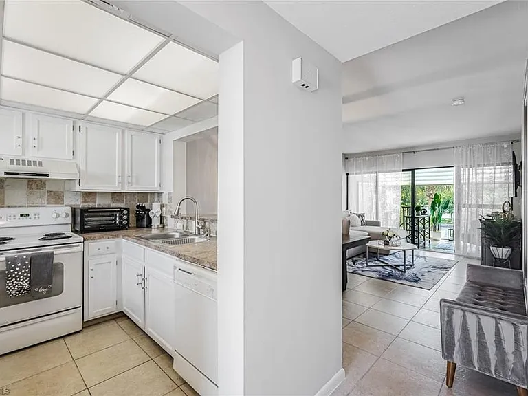 807 River Point Dr #102D — Photo 6