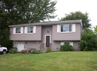 8280 Redwing Dr, Liverpool, NY 13090