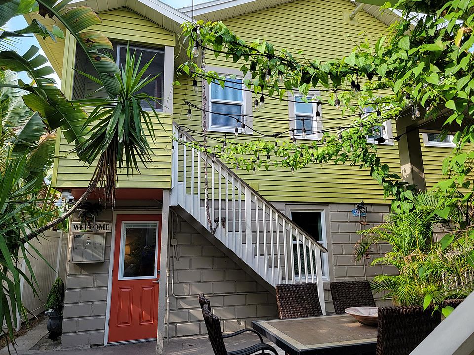 1st image of 226 8th Ave NE #2