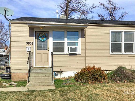 2nd image of 3890/3908 W Custer Dr