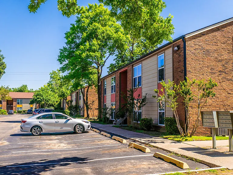 Norman Apartments — Photo 27