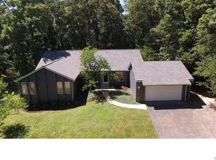 2030 Medicine Bow Dr, Ballwin, MO 63011