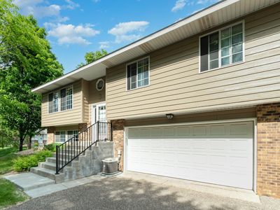 2295 Mailand Rd E, Maplewood, MN, 55119